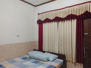 Nur Homestay - 0