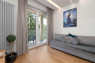 Comfortable Apartment with Air Conditioning and Parking by Noclegi Renters - 1