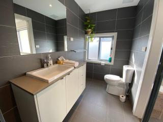 Cosy Work From Home Townhouse 10 Mins From City - Hosted by CanStay - Canberra - 2