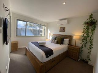 Cosy Work From Home Townhouse 10 Mins From City - Hosted by CanStay - Canberra - 4