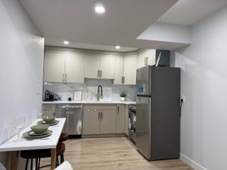 Brand New Stunning Suite In West Edmonton - 5