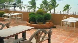 Red Balcony Hotel - 8
