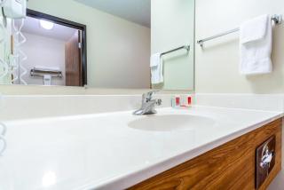 Econo Lodge Sioux Center - 8