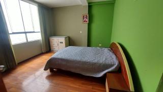 Casa de 2 pisos con cochera y vista al parque - 3