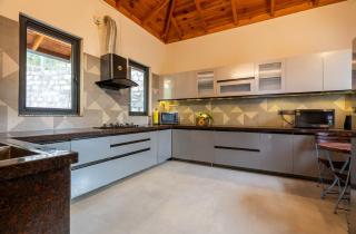 V are Family Summerfield Manor- 5BHK Villa with Pool Table, Bonfire & BBQ - 9