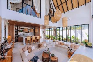 Bohemian Rhapsody Villa Luxury 2BR Chalet - 1