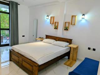 Canal's Edge Studio Apartment - 0