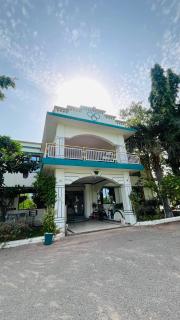 Royal Resort - 4