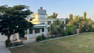 Royal Resort - 1