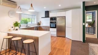 Hidden Gem of Christchurch - Sleeps 13 - 6
