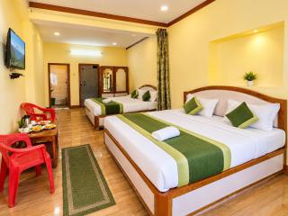 LAKE VIEW - NEAR MALL ROAD Hotel BWL Residency - Premium Stay with Modern Rooms, Family Comfort & Romantic Hill Views & Lake Views - 3