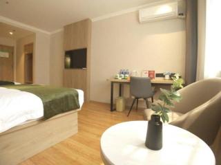 GreenTree Inn Xuzhou High Speed Railway Station Express Hotel - 8