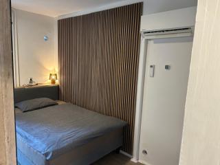 APARTMENT GAL - 1