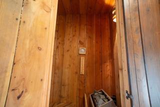 Mad Hacienda - Waterfront Retreat with Spa & Sauna - 4