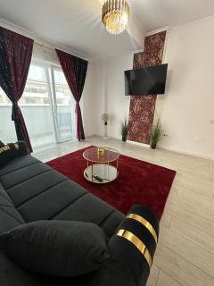 Romantic Red Apartment AXS - 3