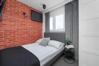 Przestronny Apartament z Sauną i Widokiem na Rynek w Centrum Kielc by Noclegi Renters - 7