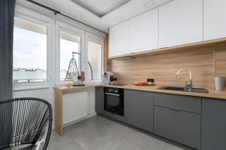 Przestronny Apartament z Sauną i Widokiem na Rynek w Centrum Kielc by Noclegi Renters - 2