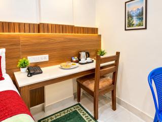 MAHAKAL Hotel Mukunda gvdm ujjain - Near Railway Station - Mahakal Temple # All Room AC - A FAMILY HOTEL - 1