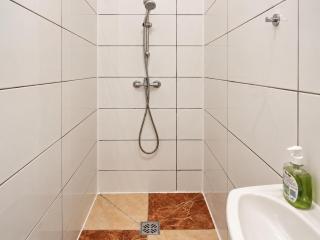 Bright 1-Bedroom Apartment with Spacious Living Room - Vienna - 1