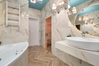 Modern and Stylish Apartments with a Private Sauna by Noclegi Renters - 2