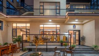 Floral Hotel Vista Seek Oxygen-Rich View Hotel Songzanlin Scenic Area Branch - 7