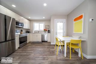 Dual-Suite Getaway - Sleeps 12 - Whyte Ave - NFLX - 6