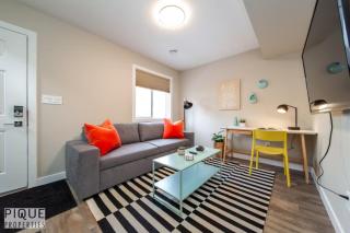 Dual-Suite Getaway - Sleeps 12 - Whyte Ave - NFLX - 4