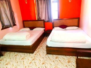 Shree RadhaKrishna Hotel - 8