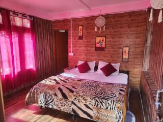 Energy Cafe and Guest House - 9