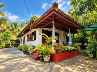 The Mountain Villa - 0