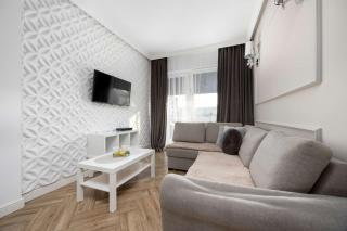 Spacious Apartment in Kielce with Workspace by Noclegi Renters - 1