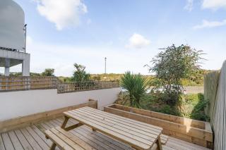 Beachfront Architect-Designed Home with Parking - 9