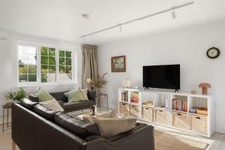 Beachfront Architect-Designed Home with Parking - 3
