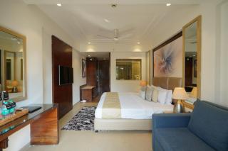 Perfectstayz Premium Grand Inn Near Candolim Beach - 2