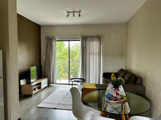 Broadacres Two Bedroom with WiFi Backup and Pool - Sandton - 0