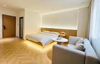 M&E Hotel Near Techo Airport - 3