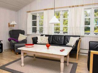6 person holiday home in Ålbæk - 6