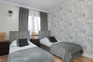Przestronny Apartament w Centrum Kielc z Parkingiem by Noclegi Renters - 8