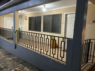 Chic Comfort Stay Dansoman - 9
