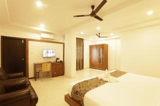 Premier Suites Portico Hotel - 2