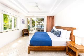 2 Bdrm Stunning Marina View at The Yacht Club C5 - 1