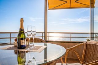 Spacious Apartment with Sea View Terrace in Calafell - 1