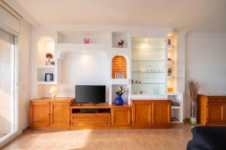 Spacious Apartment with Sea View Terrace in Calafell - 4