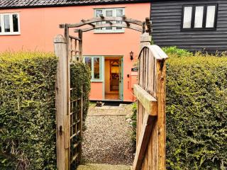 Seafarers Cottage by The Suffolk Cottage Collection - 0