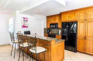 1 Bdrm Pool Garden View at The Yacht Club D3 - 3