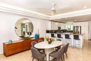 2 Bdrm Pool Marina View at The Yacht Club E12 - 6