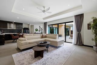 Villa Belloro Bang Tao 3BR East Residence - 8