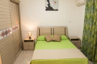 Elegant Apartment in Flic en Flac + Pool - 5