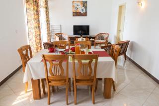Elegant Apartment in Flic en Flac + Pool - 4