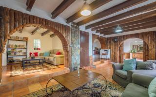 Spacious House in Can Trabal - 7